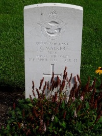 Klagenfurt War Cemetery - Walker, Colin
